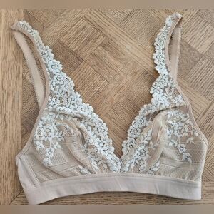Wacoal Cream Lace‎ Bra Intimates